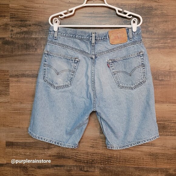 Vtg Levi's Denim Shorts Tag 36 Measures 34 Reg Fit 505 Medium Light Wash Y2K - Picture 1 of 13